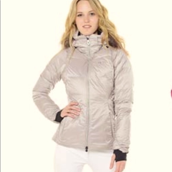 KJUS Special Edition Ski Jacket- will keep you WARM! - Picture 3 of 13